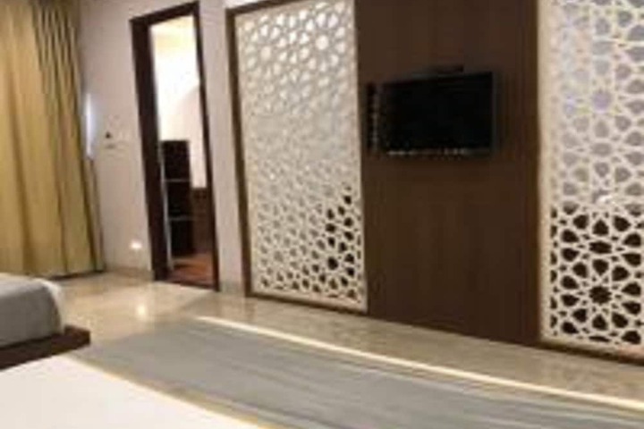 Room 42 of 190