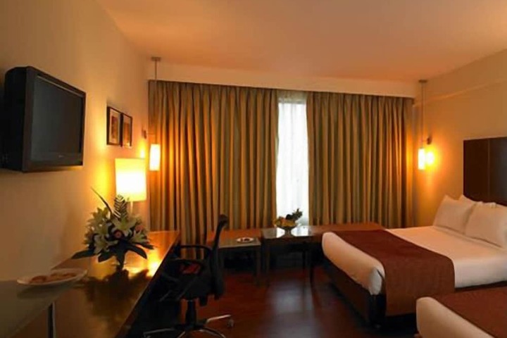 Room 4 of 37
