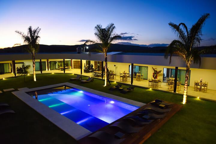 Exterior of Viña del Cielo