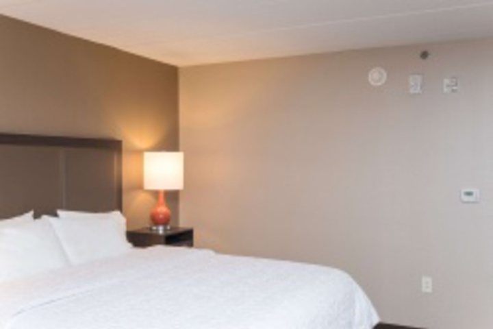 Room 210 of 372
