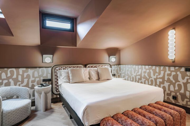 Room 10 of 71