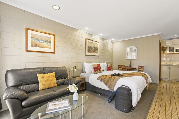 Room 32 of 45