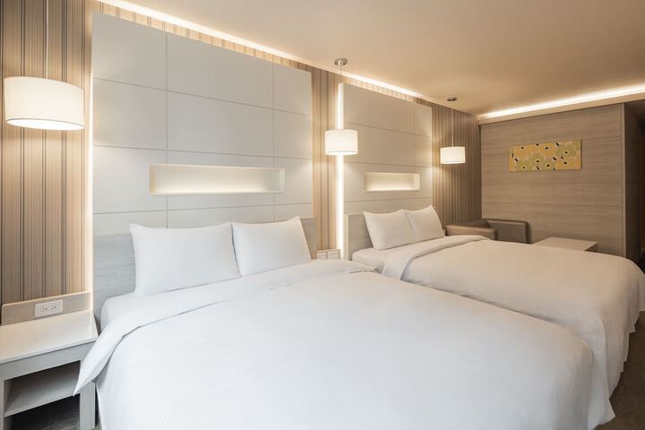 Room 3 of 38