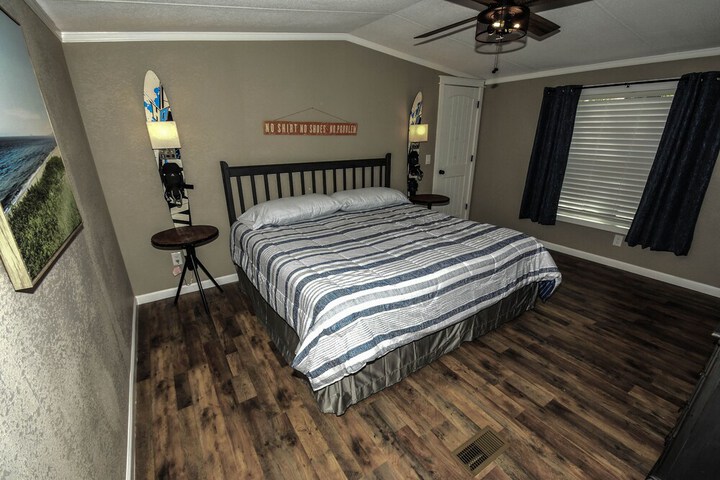 Room 44 of 917