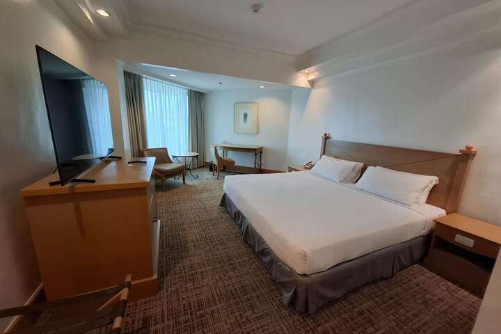 Room 16 of 103