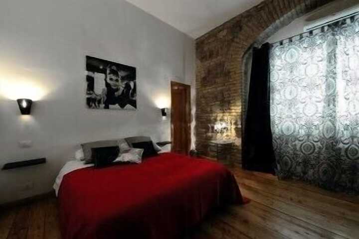 Room 13 of 35