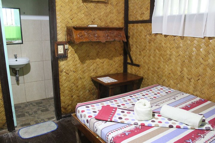 Room 16 of 102