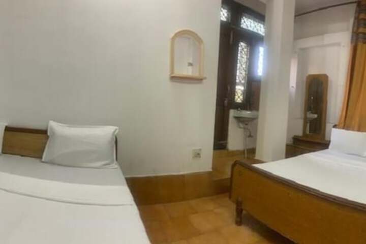 Room 31 of 60