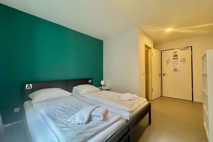 Room 6 of 72
