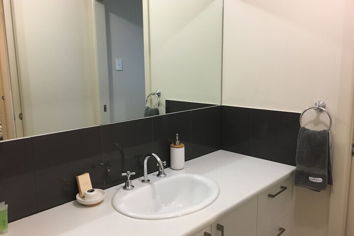 Room 12 of 16