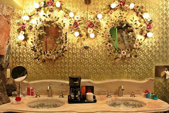 Bathroom sink
