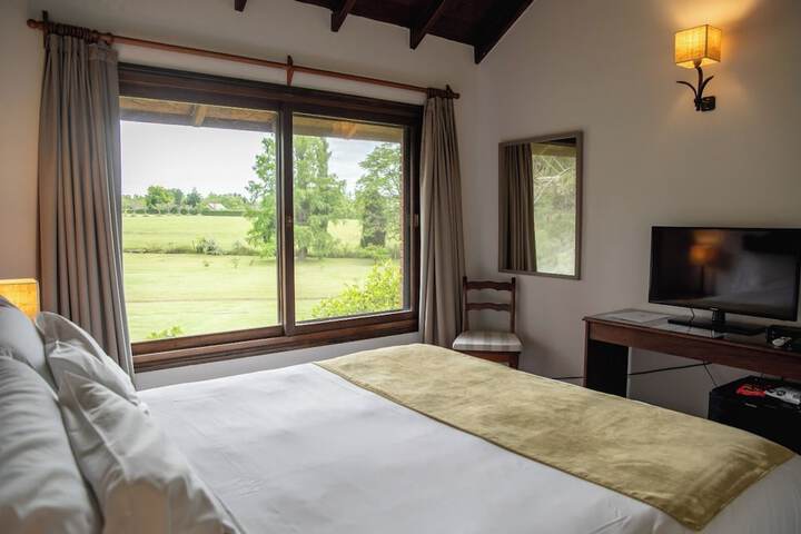 Room 4 of 80