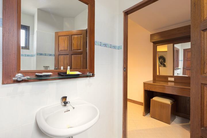 Room 125 of 164