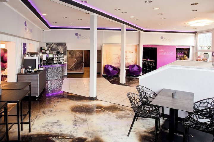 Guest Lobby