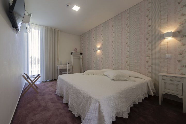 Room 20 of 111