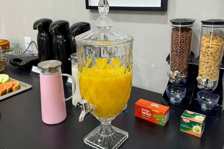 Breakfast/Coffee Service 18 of 22