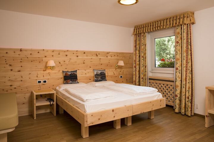Room 10 of 72