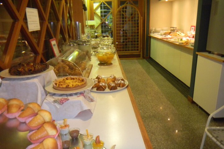 Breakfast/Coffee Service 10 of 15