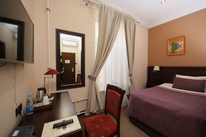 Room 28 of 89