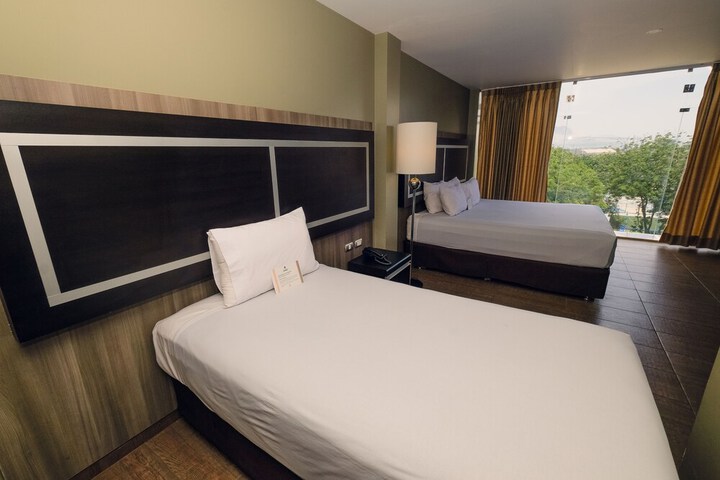 Room 17 of 63
