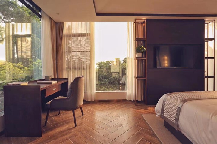 Room 14 of 46