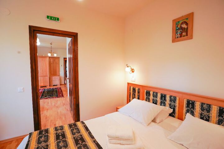 Room 3 of 54