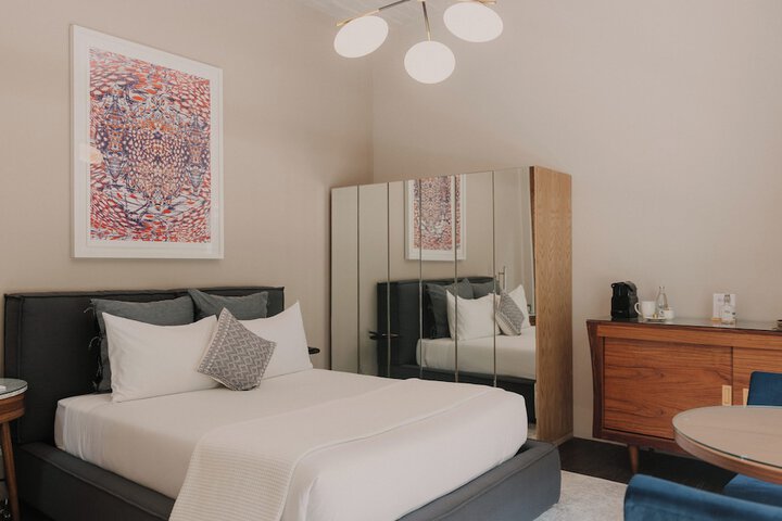 Room 16 of 40