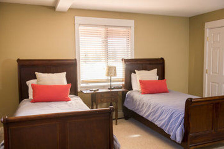 Room 15 of 28