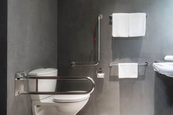 Room 48 of 90