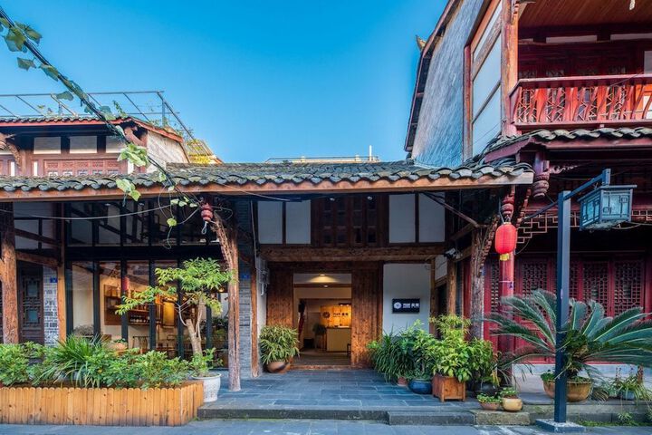 FLORAL HOTEL CHONGZHOU LILV