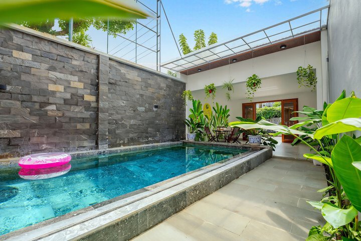 Pool 39 of 59