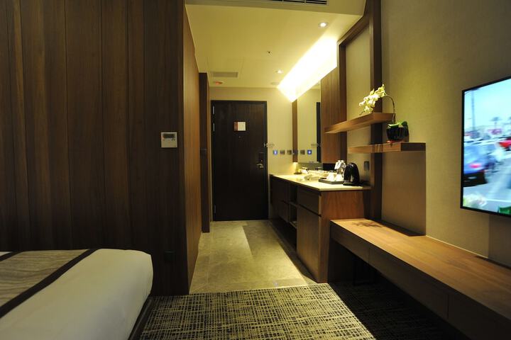 Room 5 of 46