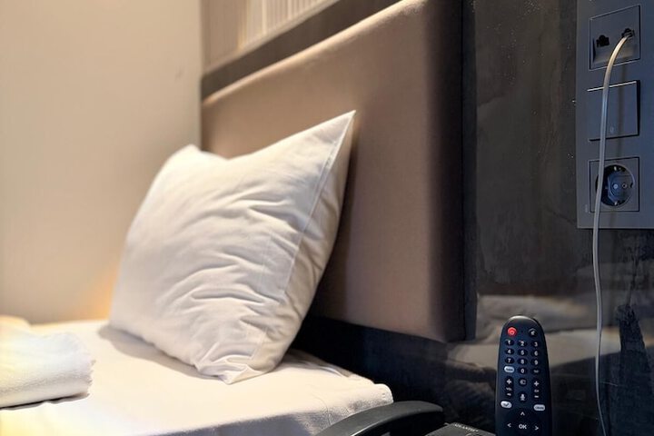 Room 17 of 60