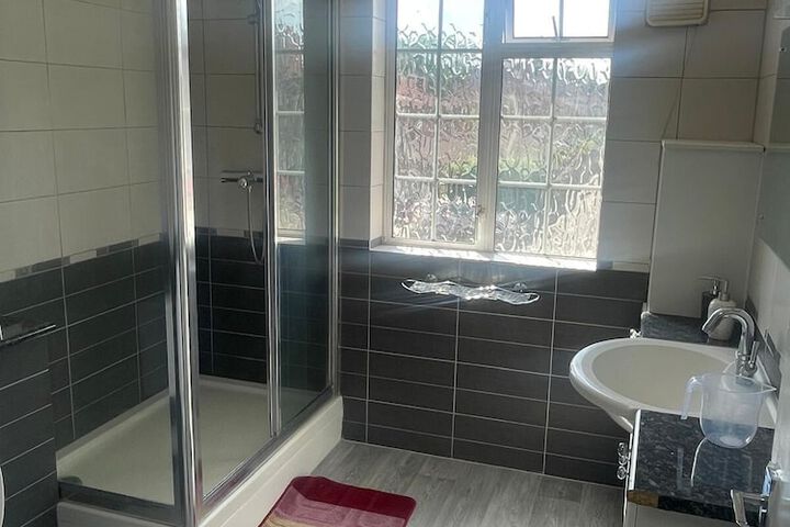 Room 12 of 18