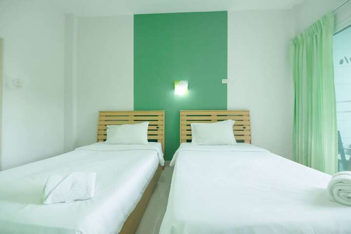 Room 3 of 104