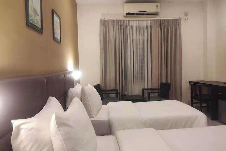 Room 27 of 66