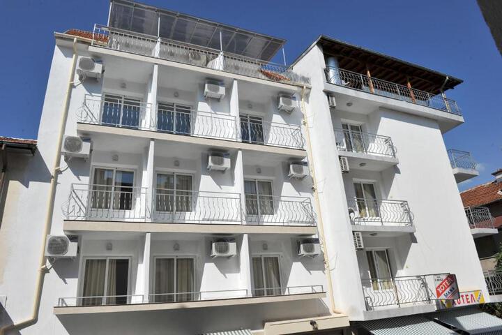 Family Hotel Blazhi