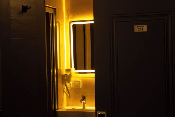 Room 20 of 27