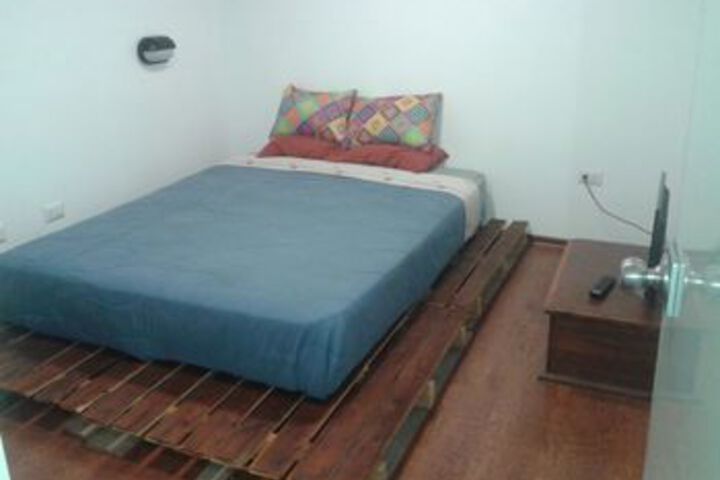 Room 33 of 83