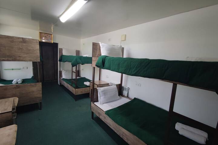 Room 13 of 70