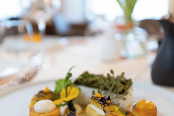 Dining 36 of 100