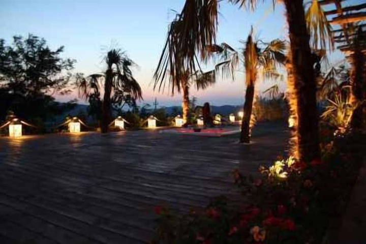 Sundeck 64 of 70