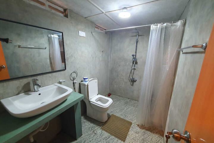 Room 30 of 50