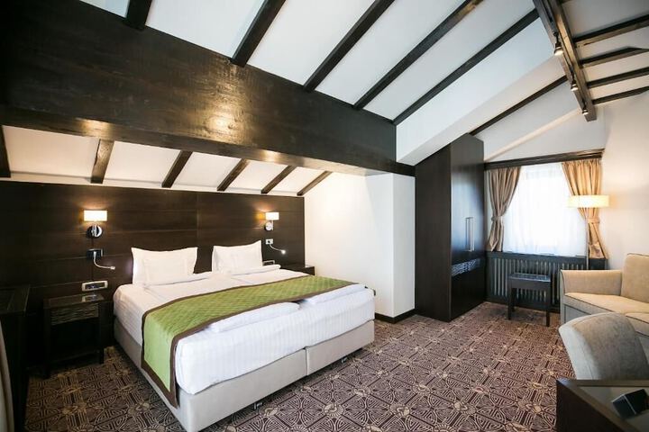 Room 14 of 63