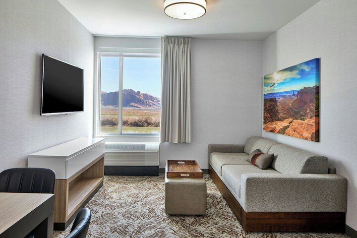 Room 42 of 108