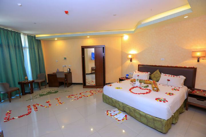 Room 28 of 116