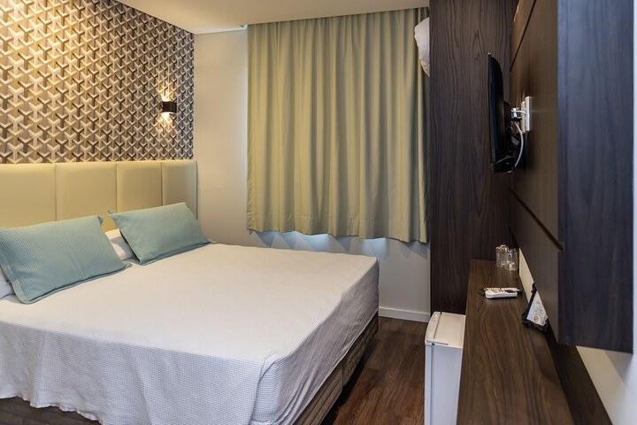 Room 8 of 38