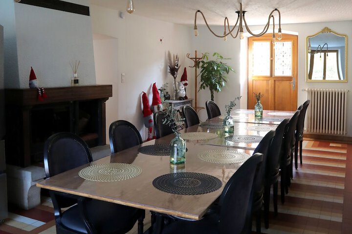 Room 8 of 13