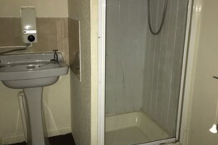 Room 2 of 28