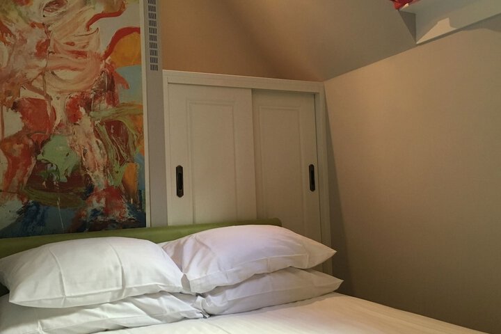 Room 9 of 138
